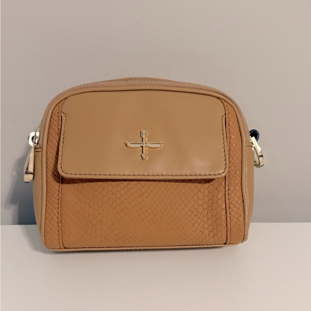 Pour La Victorie Tan cross body bag